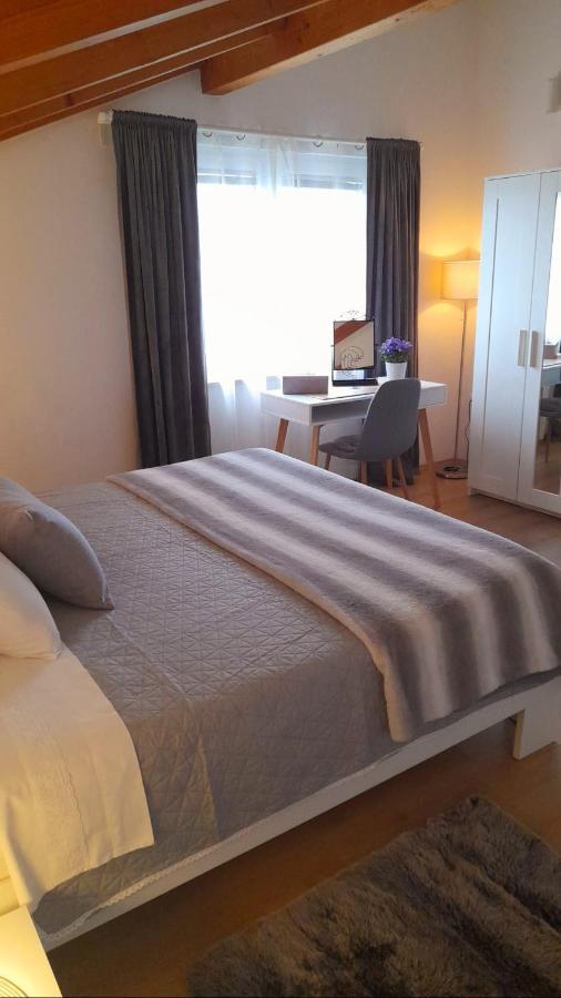 Apartman Diana,Free Parking プーラ エクステリア 写真